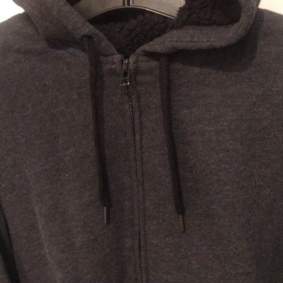 Ultra Warm Fuzzy Lining Goodfellow grey and black stylish winter zip up hoodie - Picture 3 of 7
